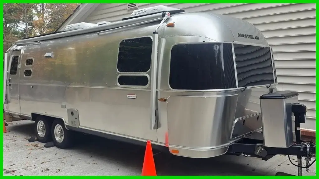 2021 Airstream International 27FB 28ft Travel Trailer 2 AC's Stock #9702083