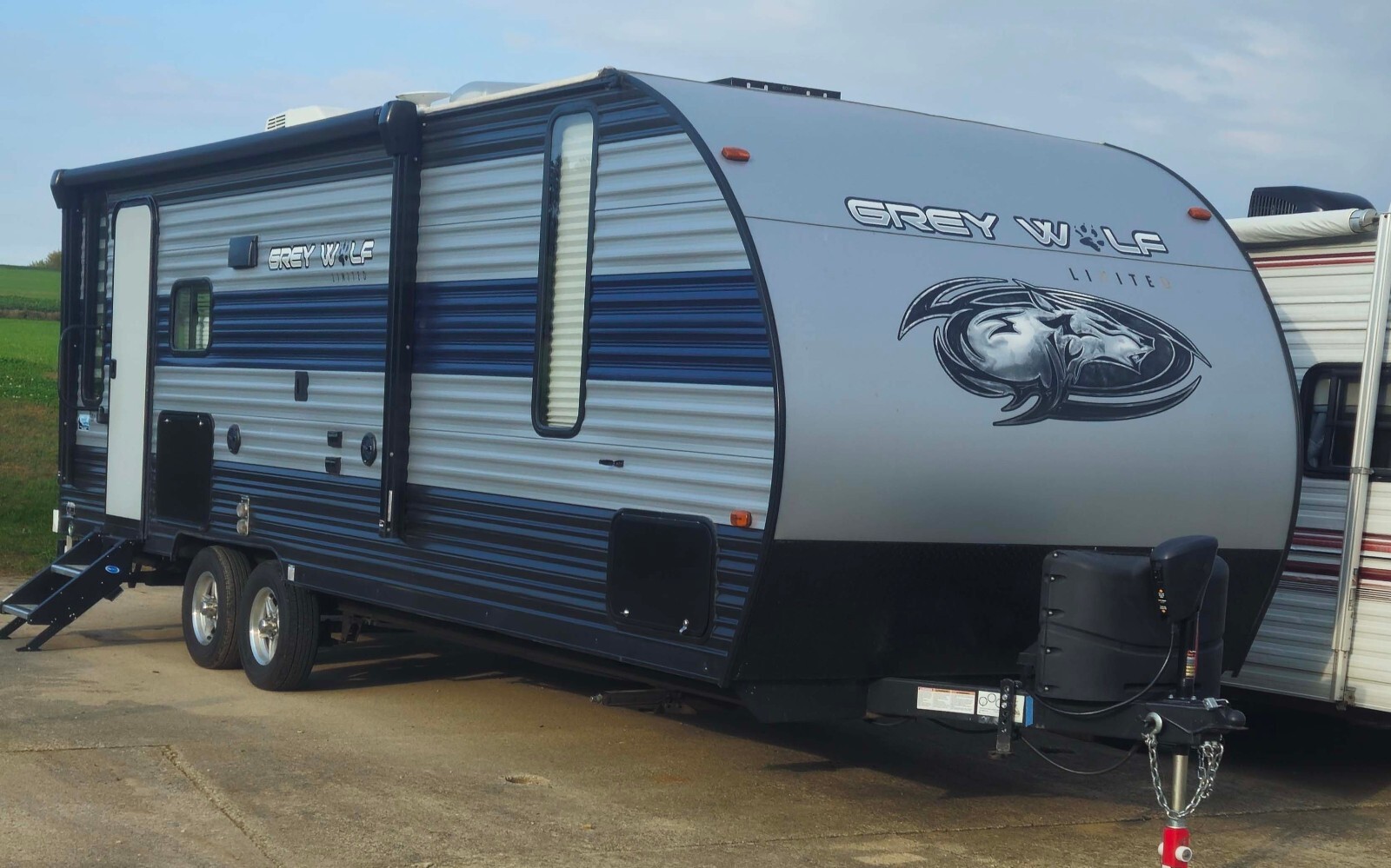 2021 Cherokee Grey Wolf 23MK -Perfect Couples Trailer