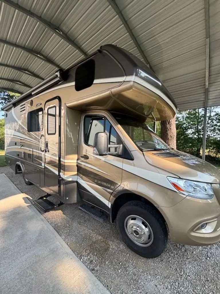 2021 Dynamax Isata 3 24FW 24' Class C Motorhome 185309
