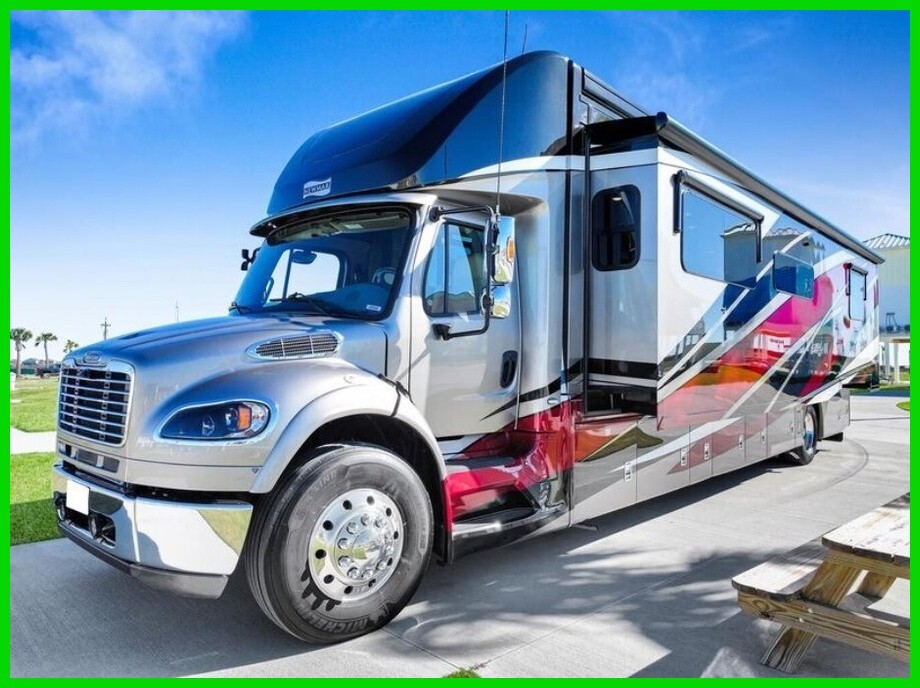 2021 Newmar Superstar 4061