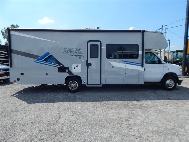2022 Coachmen Cross Trail 26XG White 7.3 Liter V8 4221 Miles