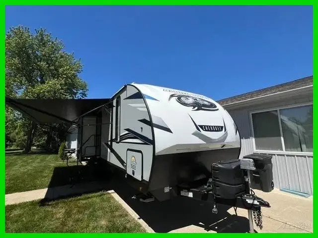 2022 Forest River Cherokee Alpha Wolf 33BH-L Travel Trailer 1.5 Baths #89891206