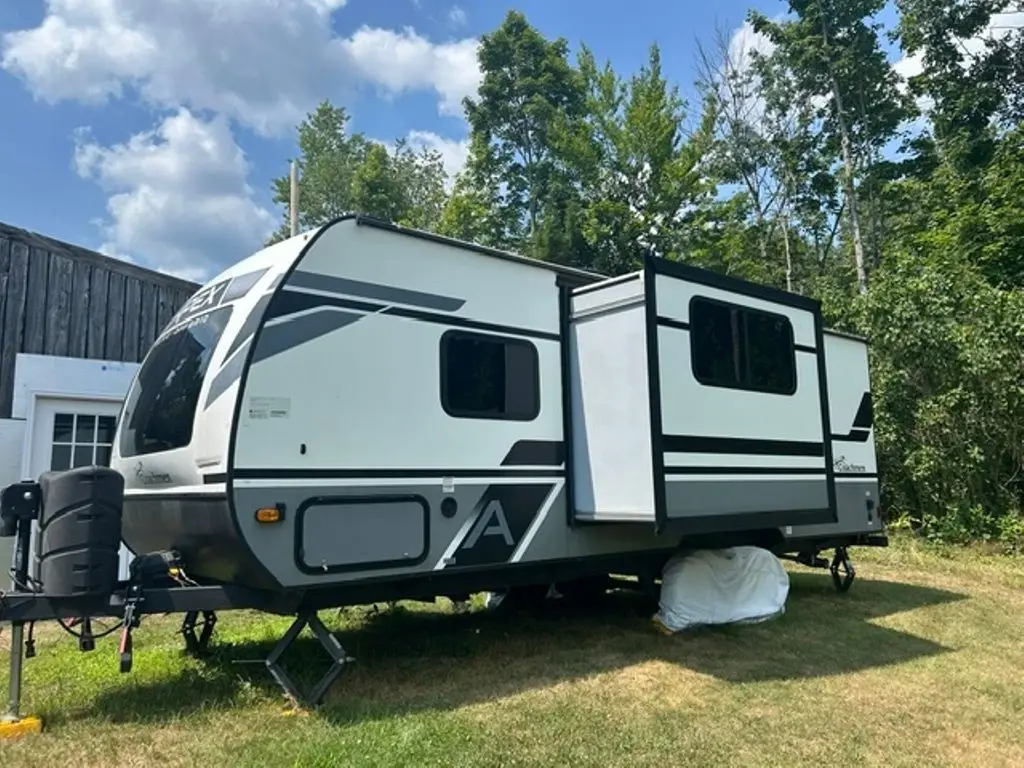 2023 Coachmen Apex Nano 208BHS 25' Travel Trailer 185627