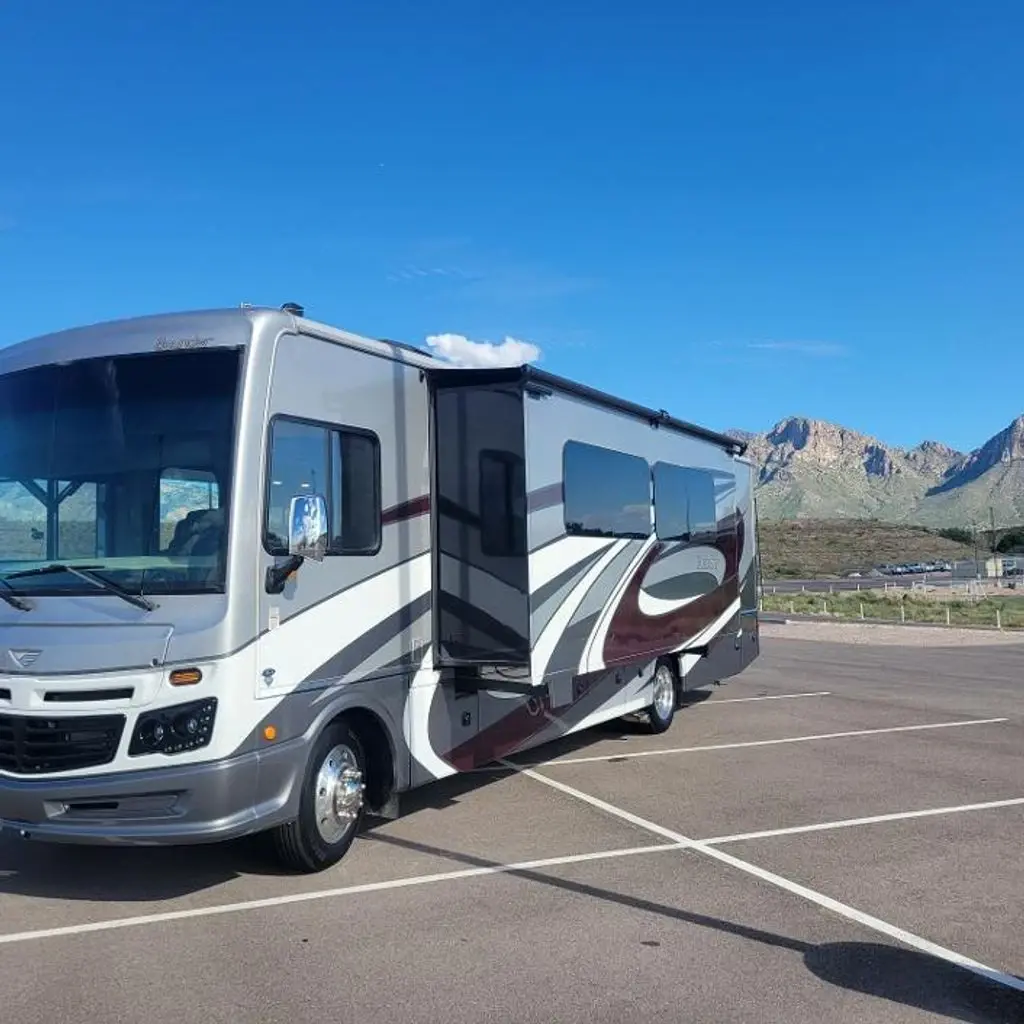 2023 Fleetwood Bounder 35K 36' Class A Motorhome 186085