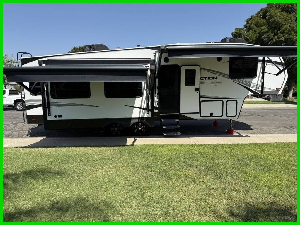 2023 Grand Design Reflection 150 Series 295RL Fifth Wheel Sleeps 6 Stock#9701992
