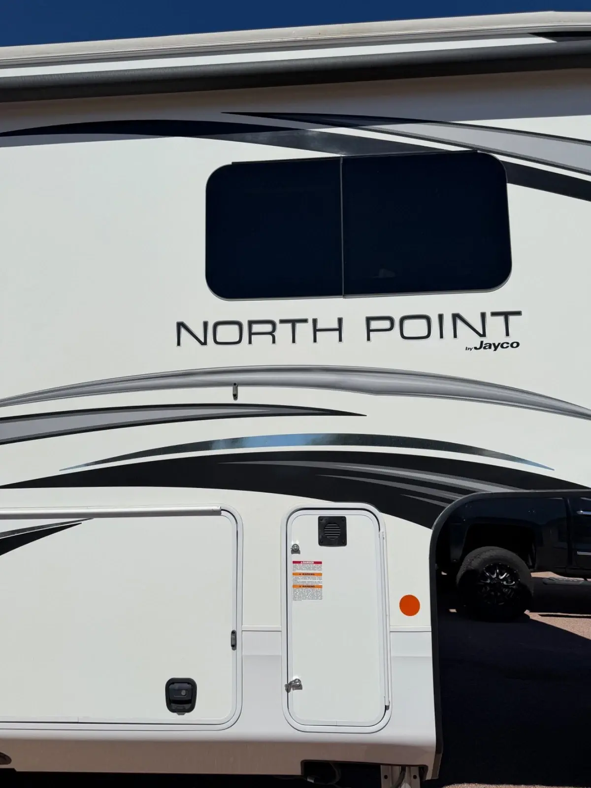 2023 Jayco Northpoint 373 BHOK