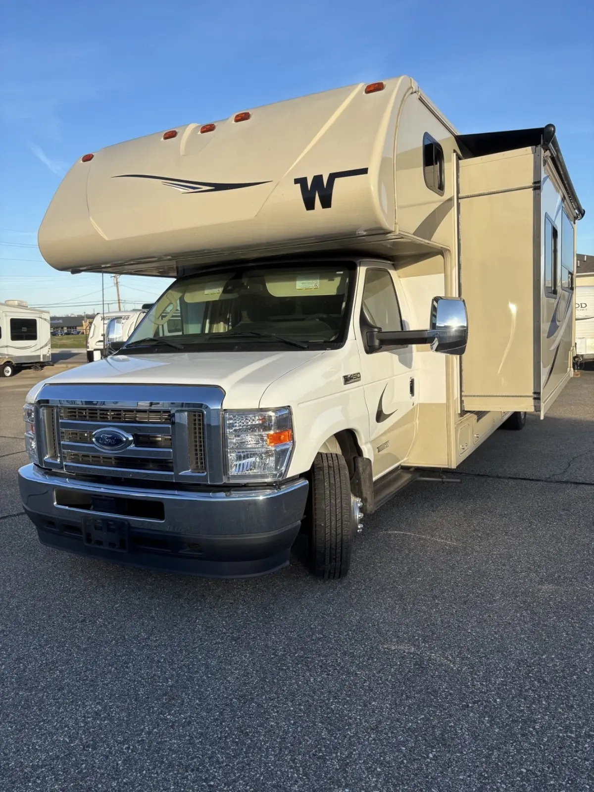 2023 Winnebago Minnie Winnie 31K | Custom Quad Bunks | Transferrable Warranty