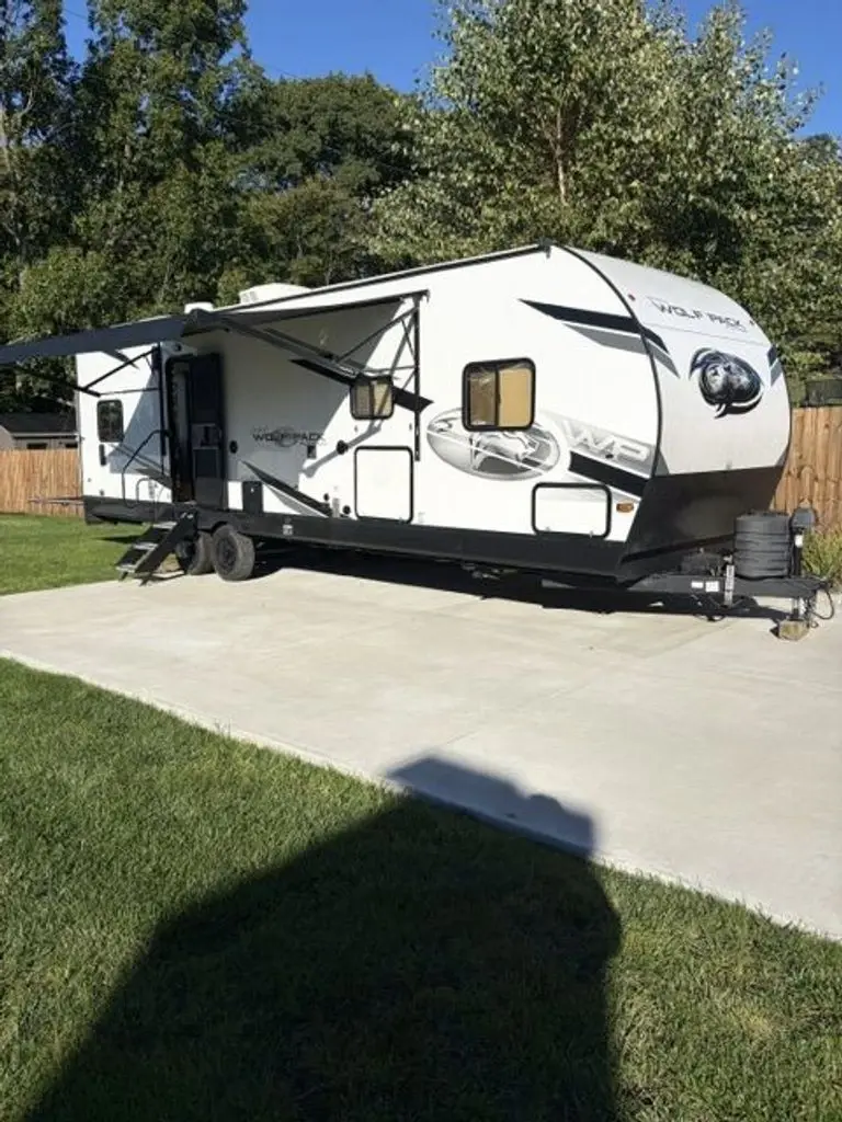 2024 Forest River Cherokee Wolf Pack 27Pack10 33' Travel Trailer 186414