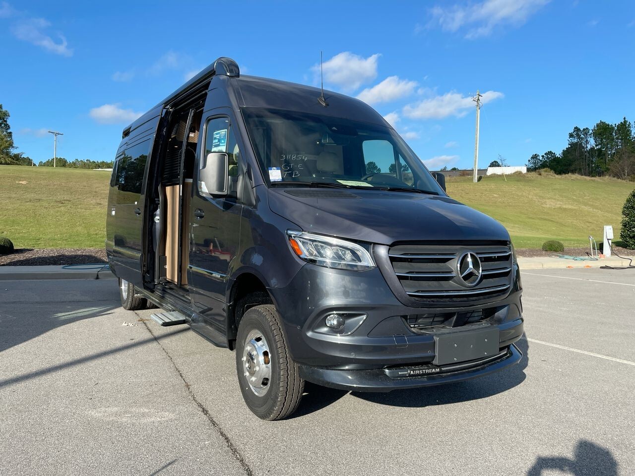 2025 Airstream Interstate Tommy Bahama 24 GT
