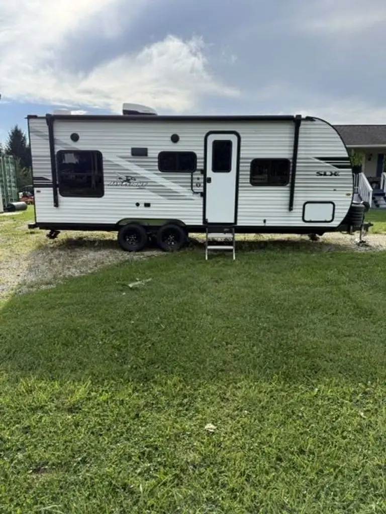 2025 Jayco Jay Flight SLX 210QB 25' Travel Trailer 185891