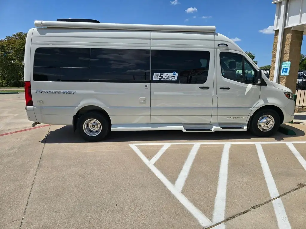 2025 Pleasure-Way Plateau TW 22' Class B Motorhome 185897