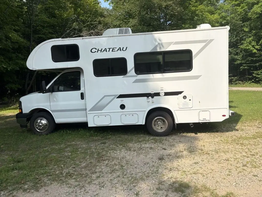 2026 Thor Motor Coach Chateau 19X 21' Class C Motorhome 185261