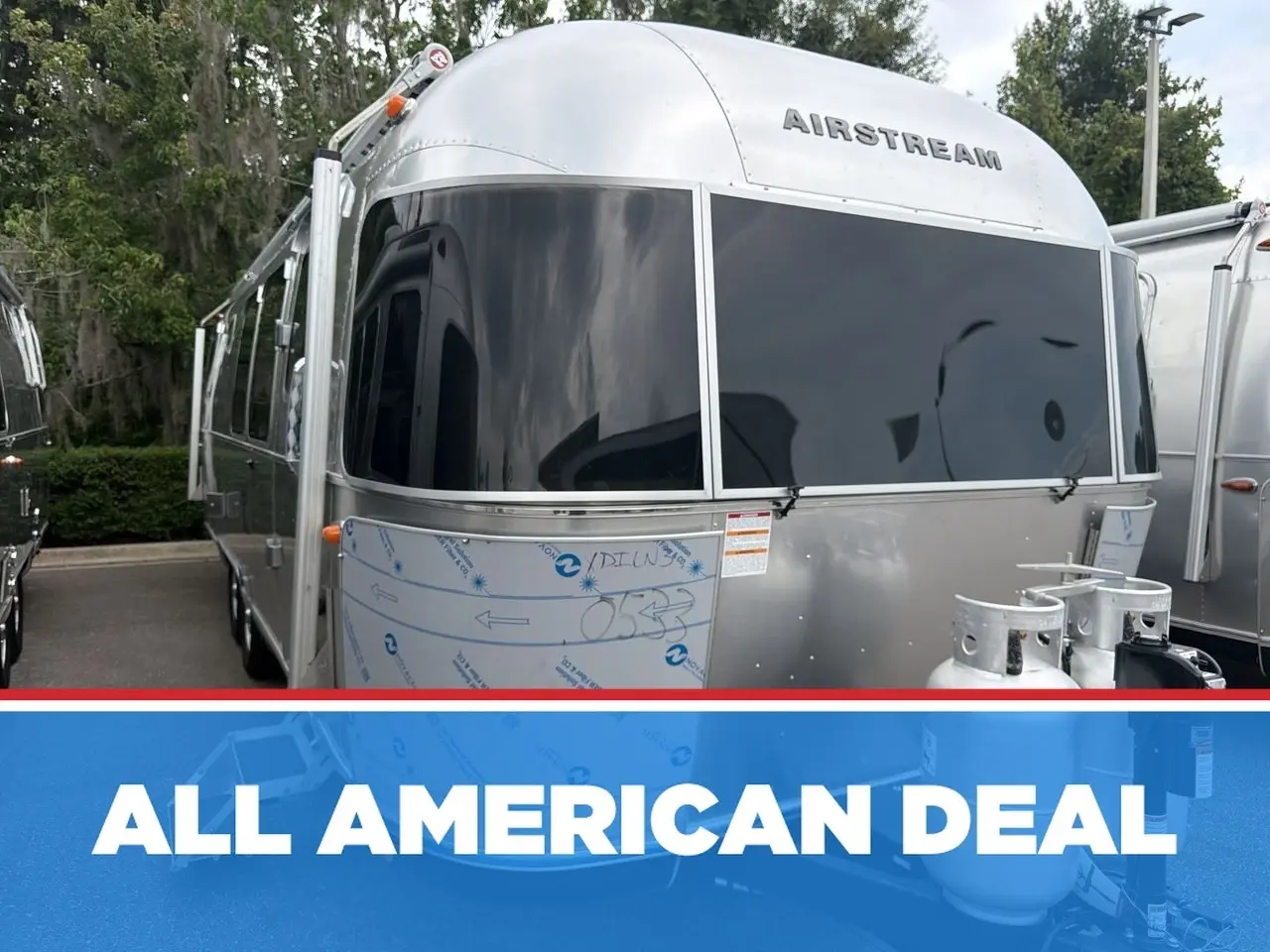2027 Airstream Classic 28RBQ