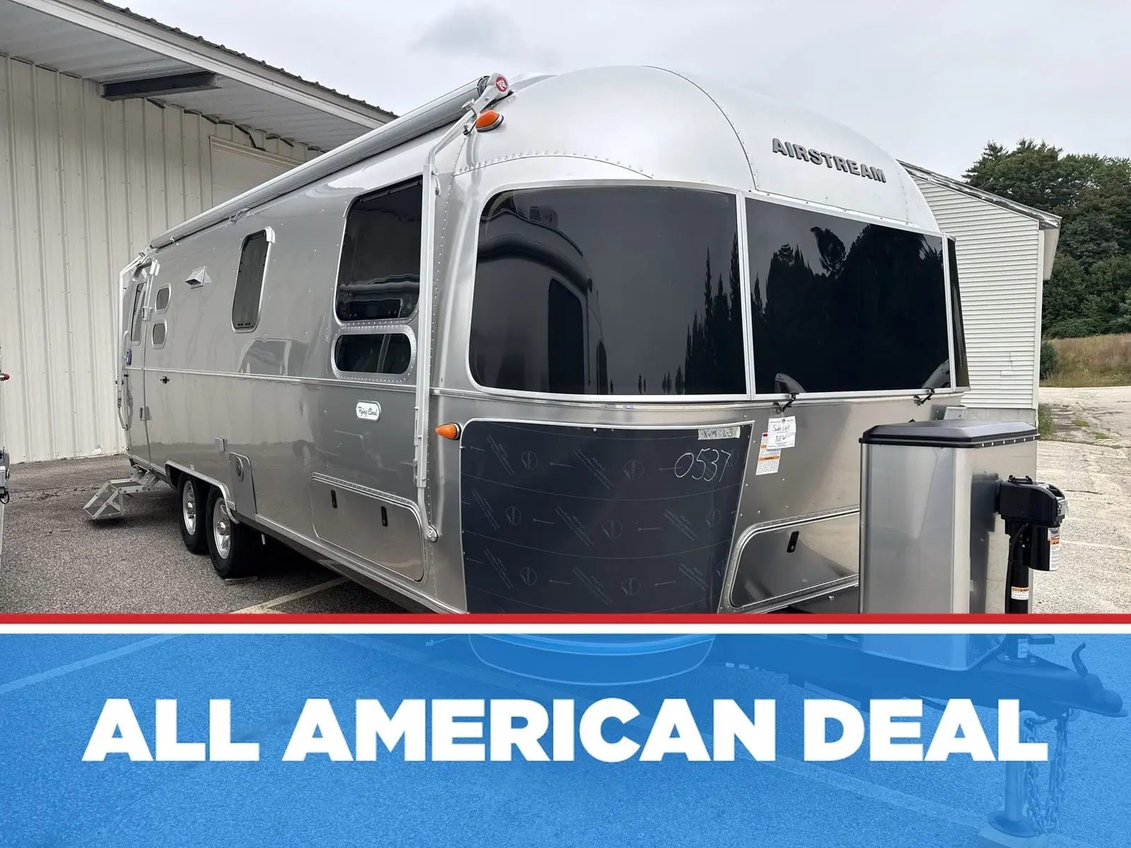 2027 Airstream Flying Cloud 27FBT