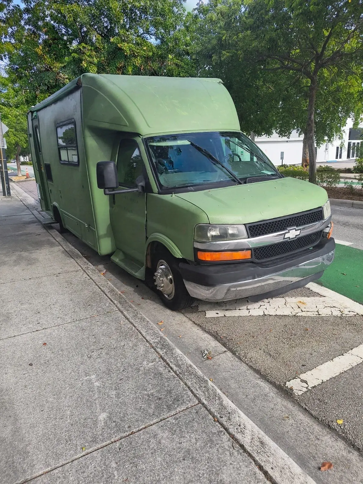 Custom RV 17k Miles Chevy 6.0 LS V8 Motorhome Camper 1 Slide We Ship