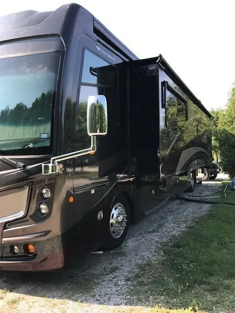 Fleetwood Discovery LXE Motorhome