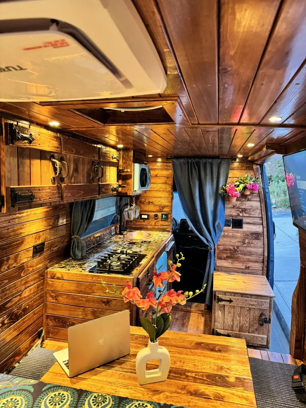 GORGEOUS MERCEDES BENZ SPRINTER CAMPER VAN CONVERSION-Low Mileage!!