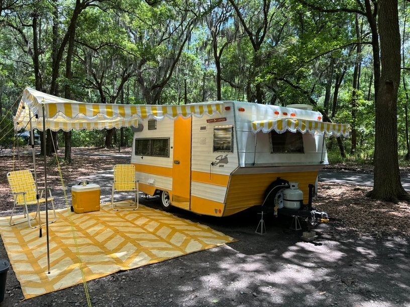 Rare 1969 Shasta LoFlyte, Front Kitchen, Vintage Travel Trailer Camper