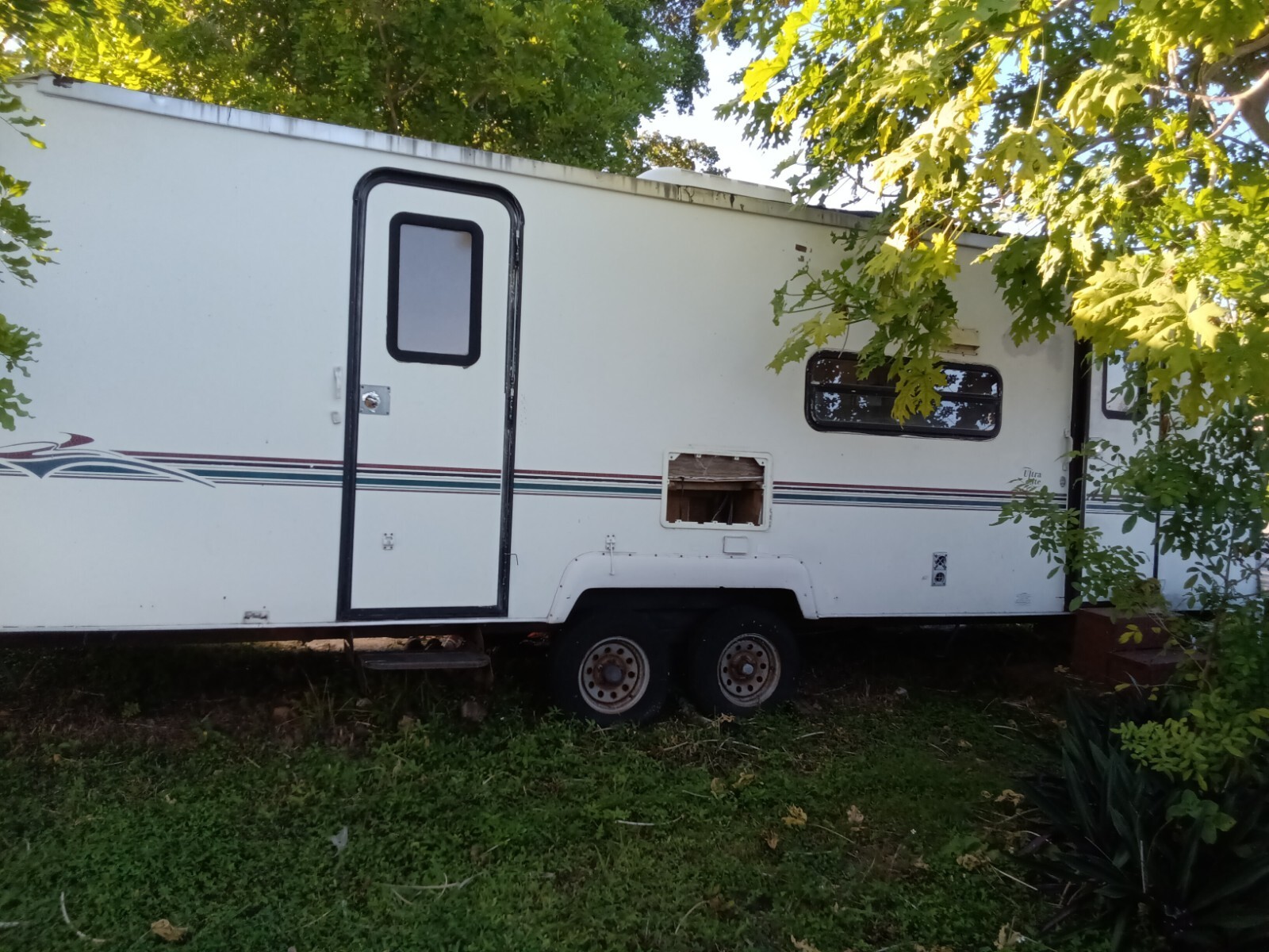 Rockwood Ultralight Travel Trailer RV Fiberglass No Reserve MUST MESSAGE TO BID!