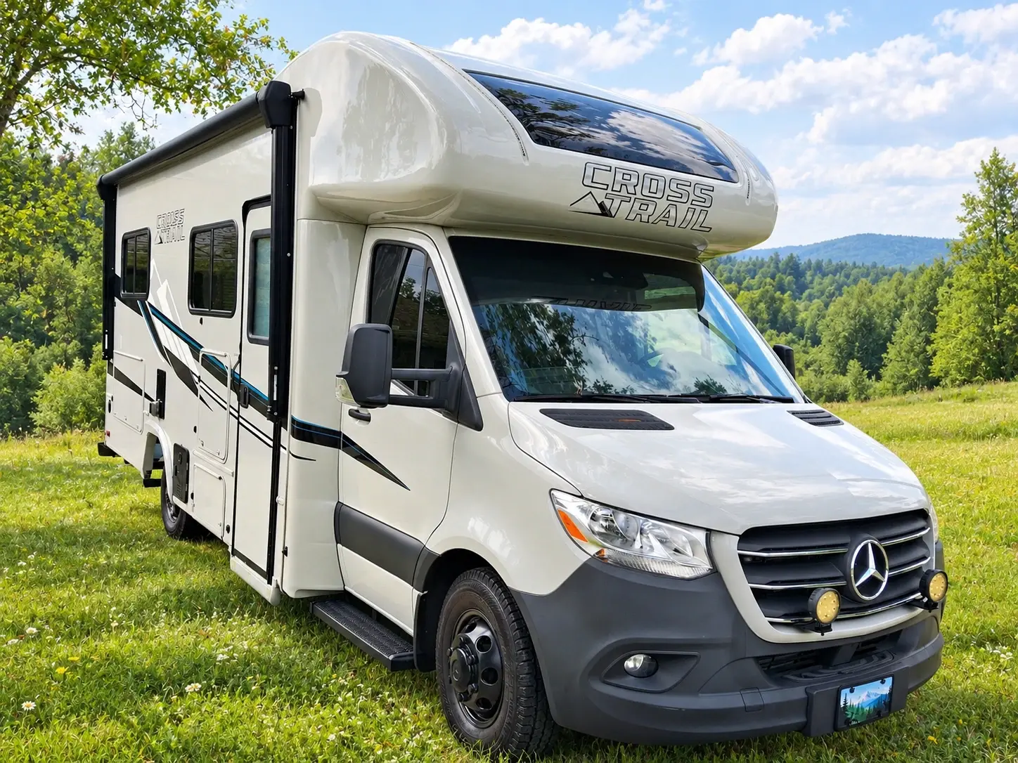 RV 2024 Coachmen Cross Trail 24FL Class B+ / C, low miles, clean & ready to go!