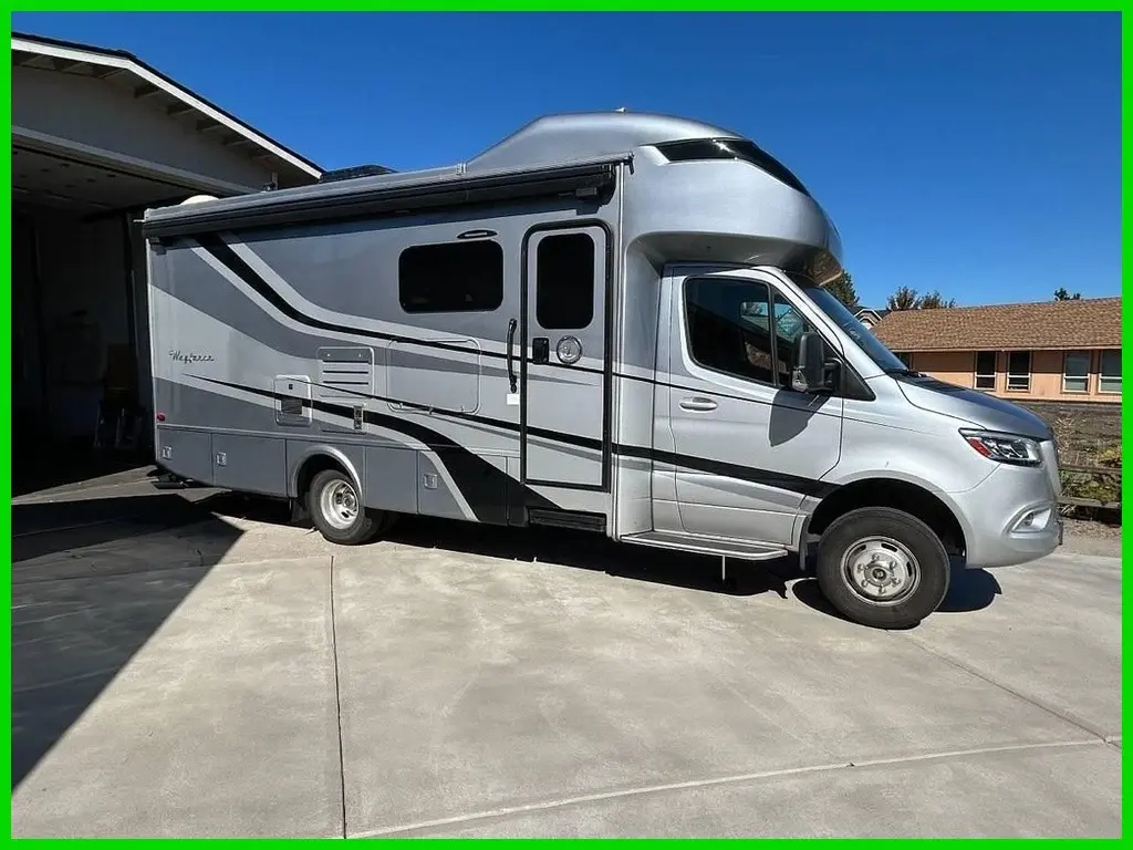 Tiffin Wayfarer RW – Mercedes-Benz 3500 Diesel – Full Rear Bath – Murphy Bed – P