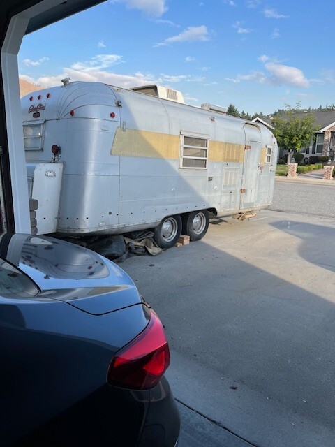 Vintage 1968 23' Silver Streak Body Aluminum Camper Travel Trailer RV Small
