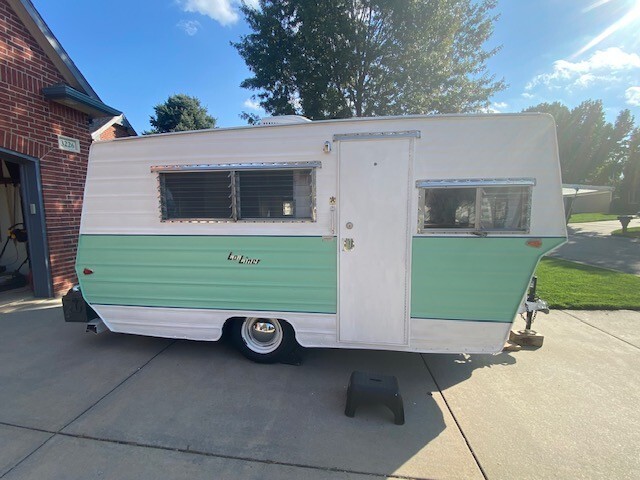 Vintage Aristocrat Lo-Liner Travel Trailer 1967 - Restored - Gorgeous!