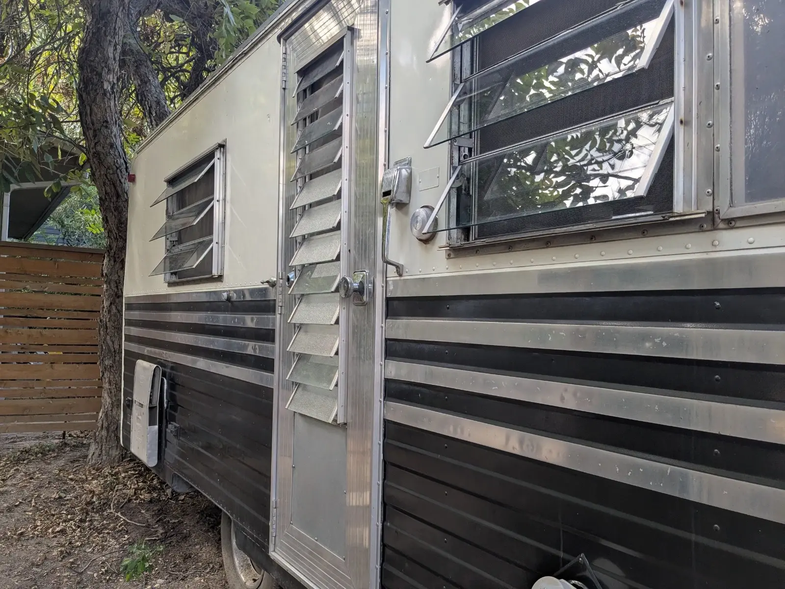 Vintage Travel Trailer - 1965 Barth 19'