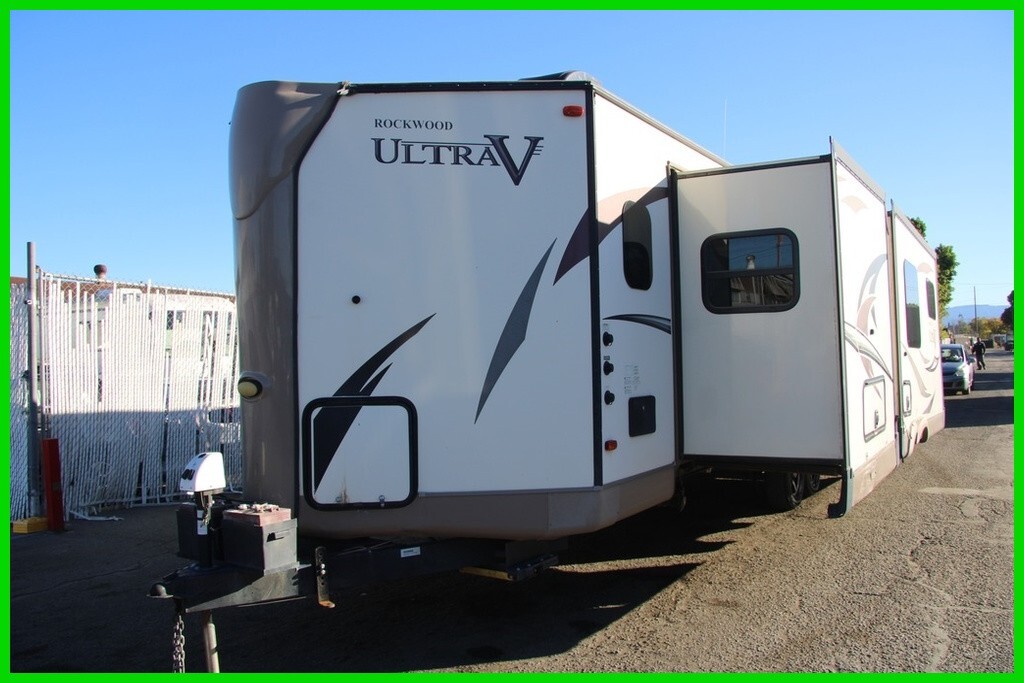 (WWP) 2018 Forest River Rockwood Ultra V Travel Trailer 33ft NO RESERVE
