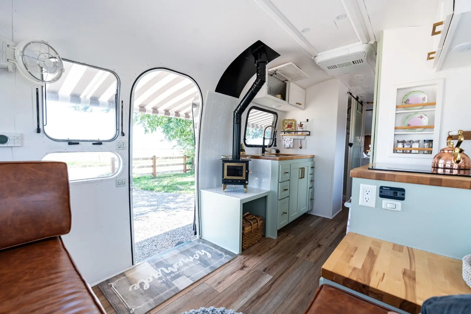 1969 Airstream International Land Yacht Ambassador