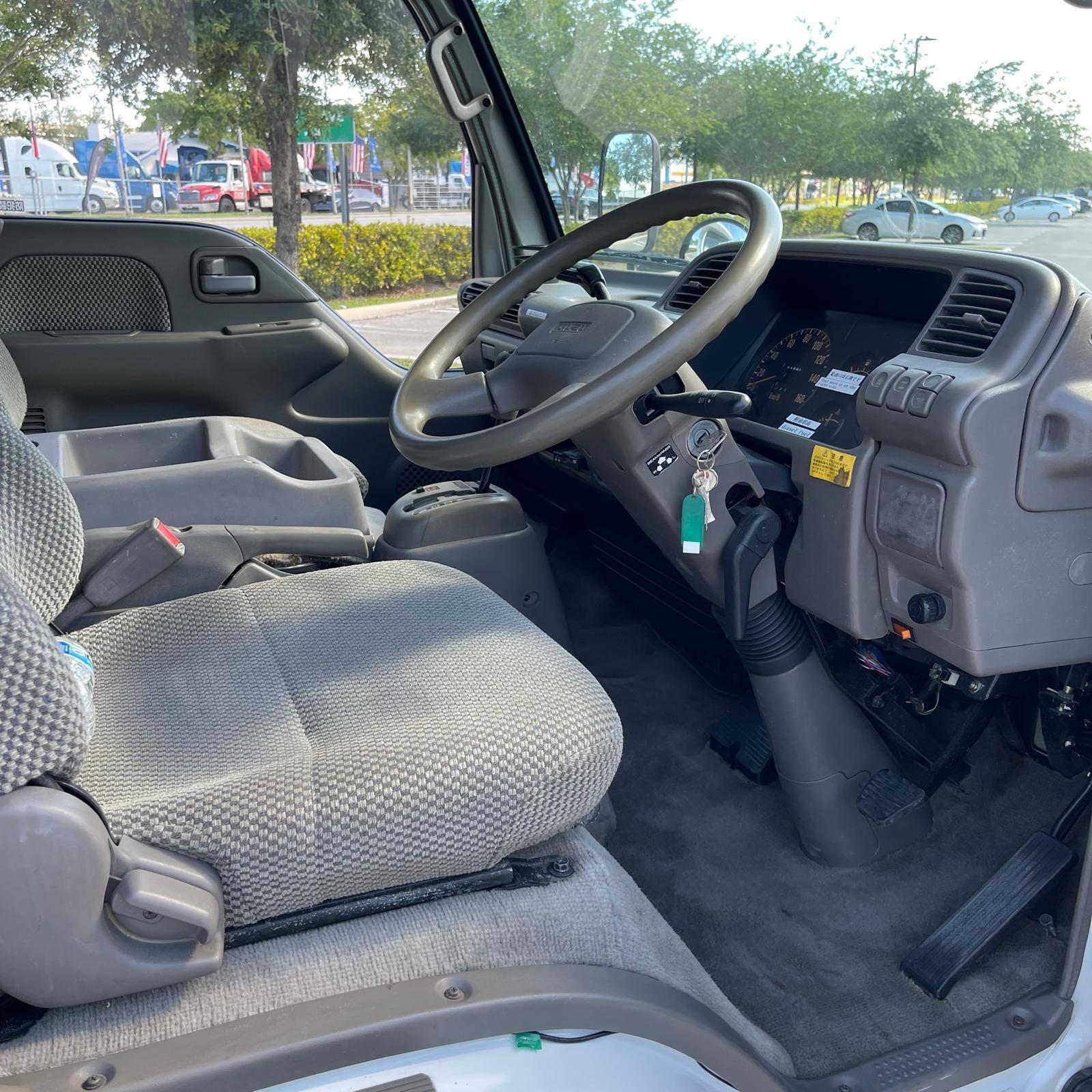 1997 White ISUZU ELF RV