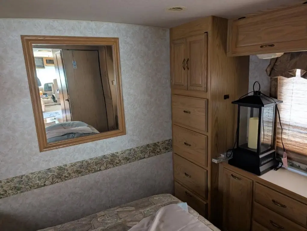 1999 Winnebago Chieftain Motorized Class A