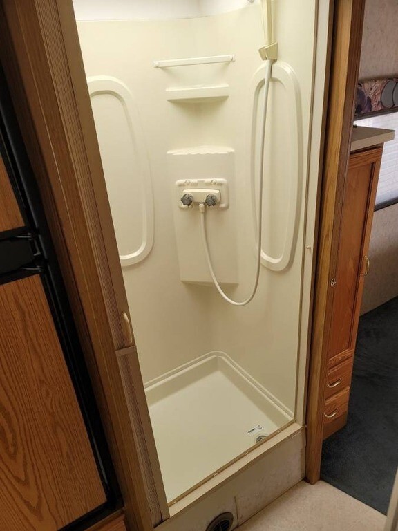 1999 Winnebago Minnie Winnie Motorized Class B