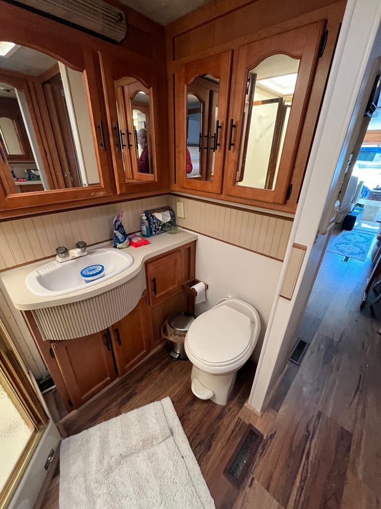 2000 Damon Escaper Class A Motorhome