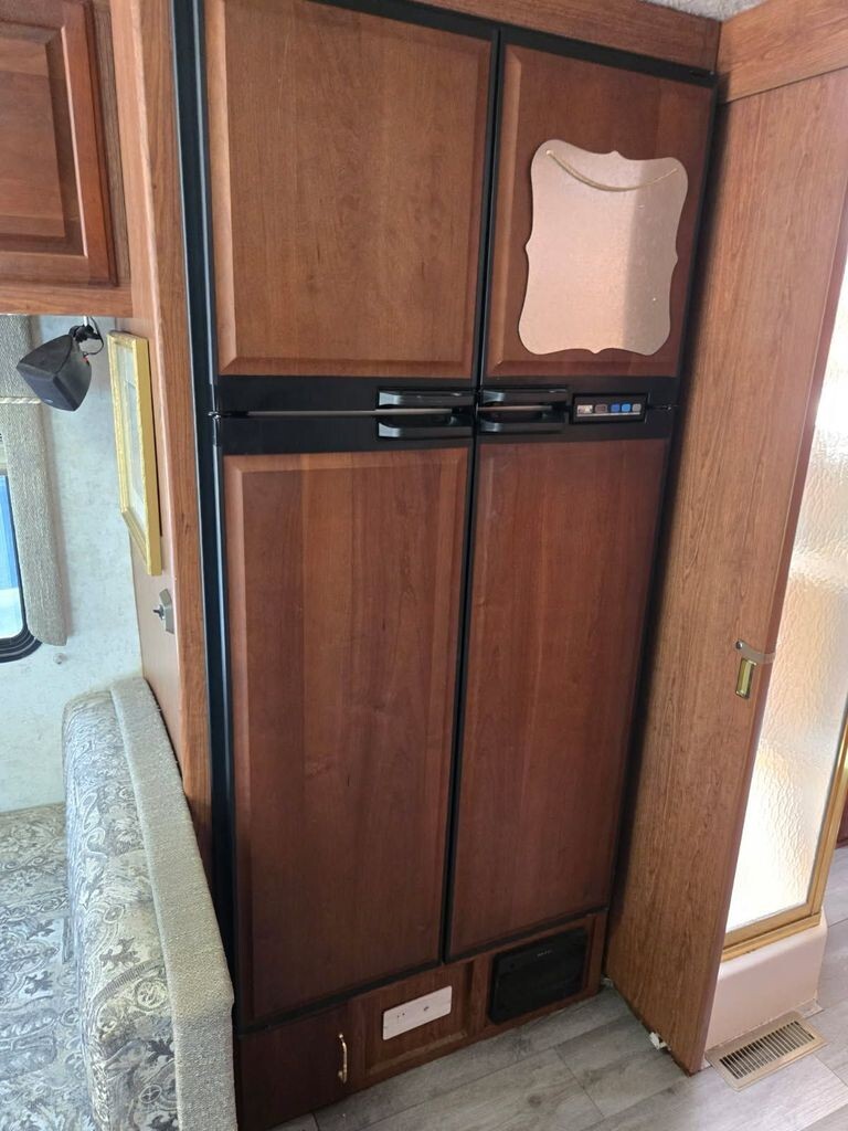 2001 Winnebago Journey Class A Motorhome