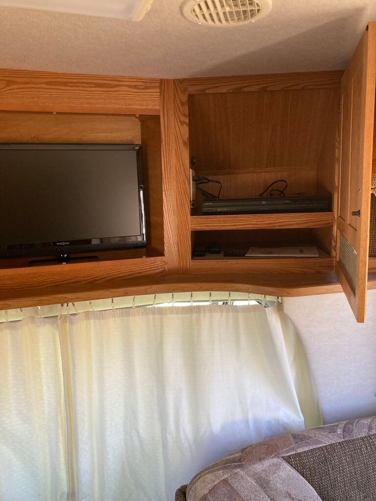 2005 Gulf Stream Conquest B Touring Cruiser Class C Motorhome