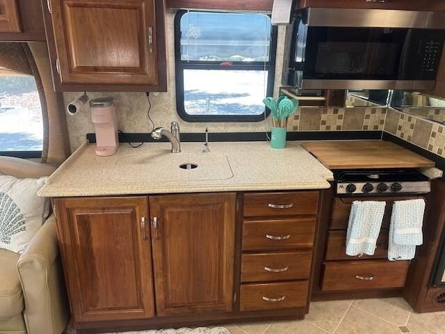 2005 National Tropical Motorized Class A