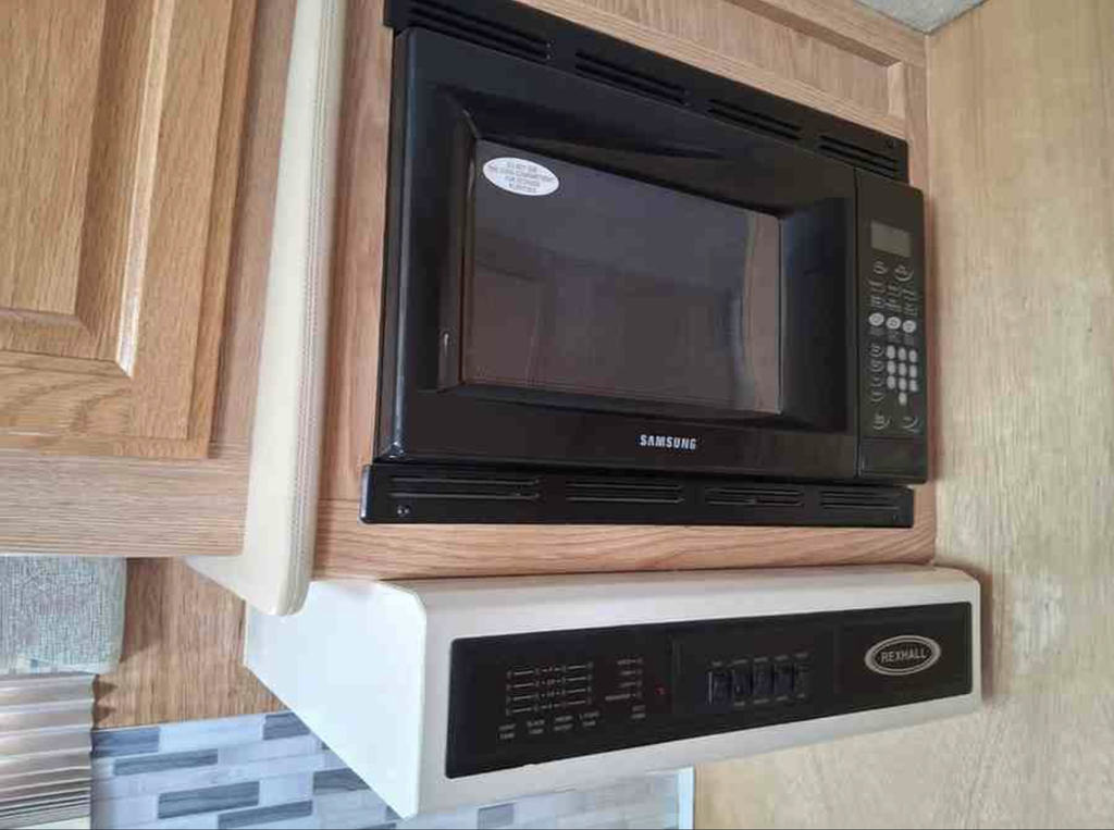 2005 Rexhall American Clipper Class A Motorhome