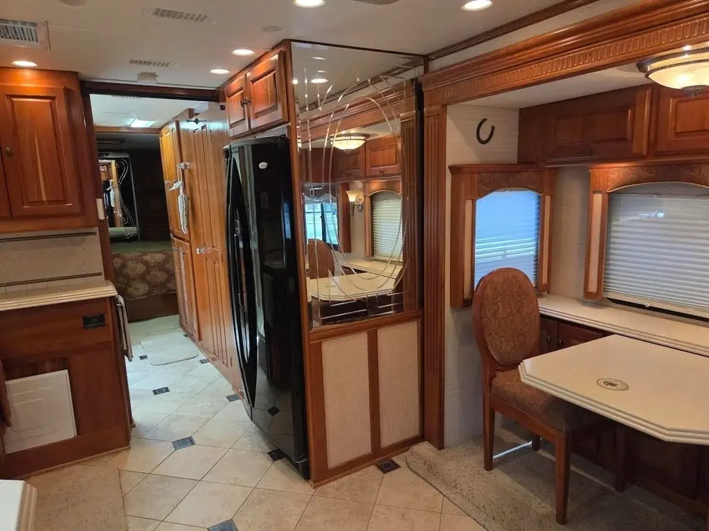 2006 Monaco Dynasty 42 Motorized Class A