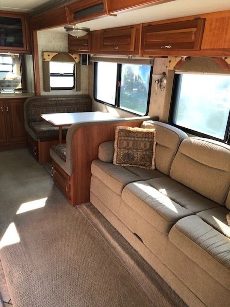 2006 National RV Dolphin Class A Motorhome