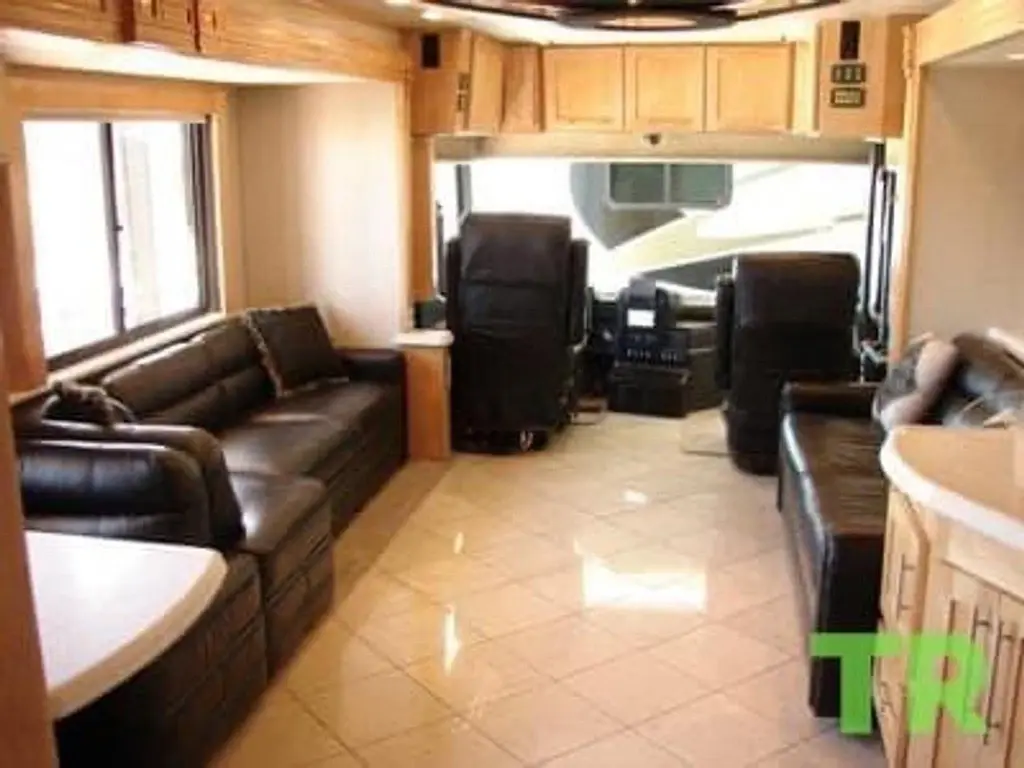 2007 Monaco Signature Motorized Class A