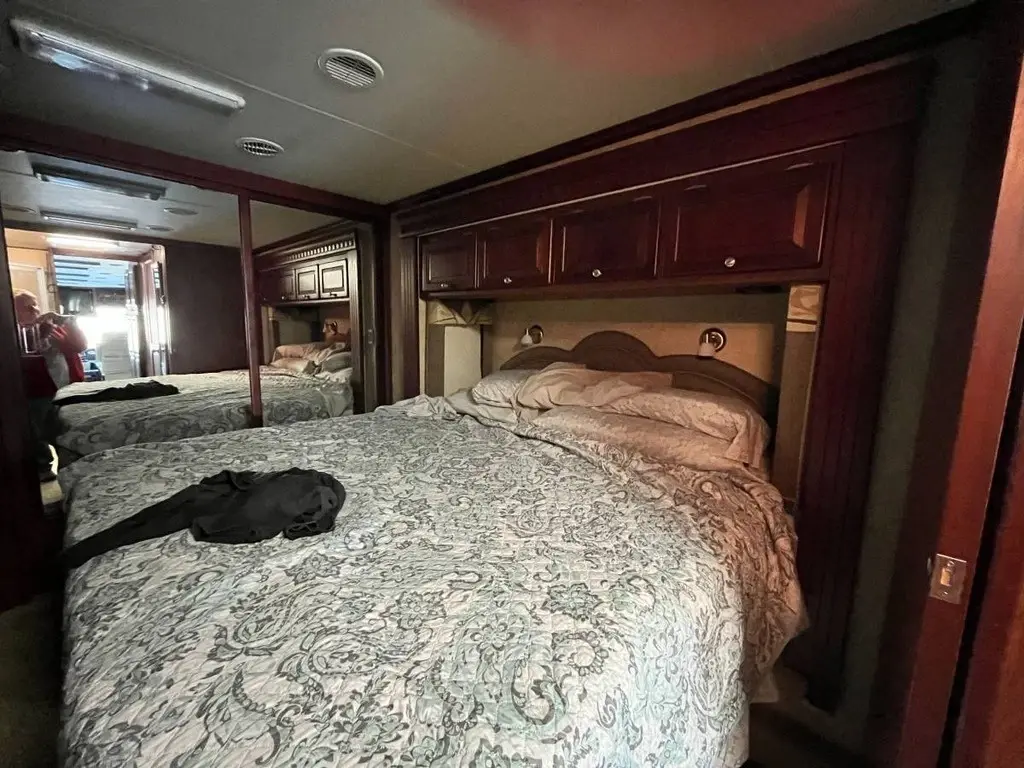 2007 Tiffin Motorhomes Phaeton Motorized Class A