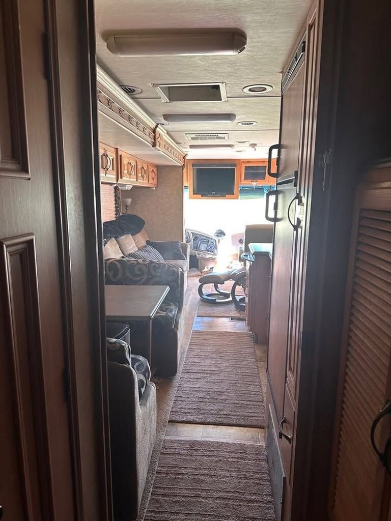 2008 Coachmen Cross Country Class A Motorhome