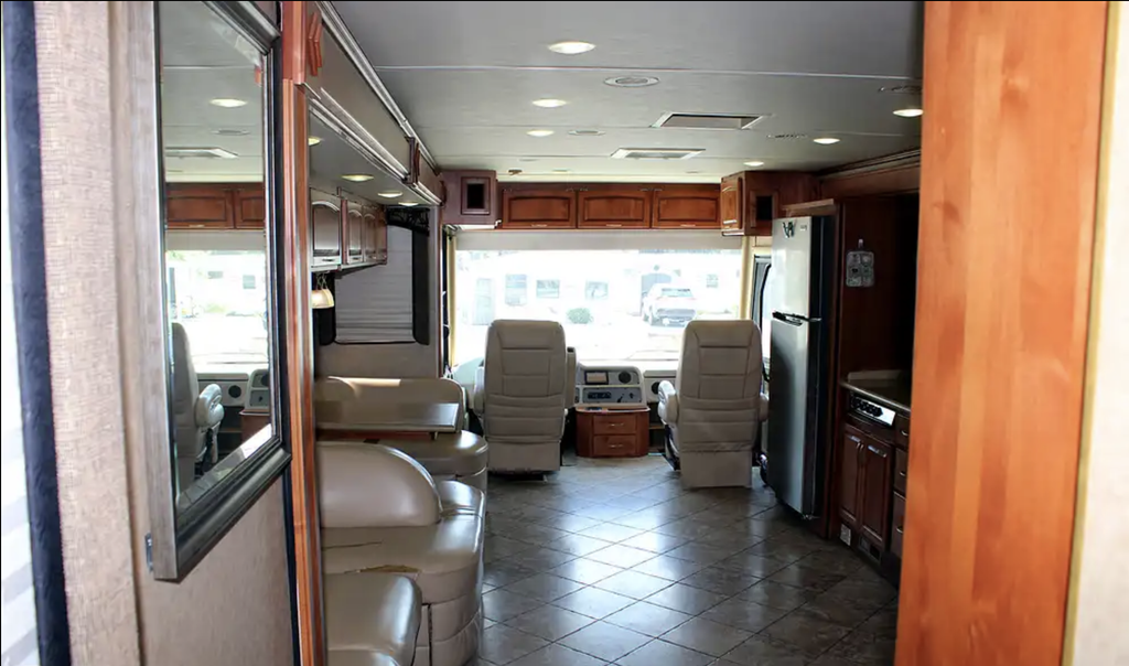 2009 Monaco Knight Class A Motorhome