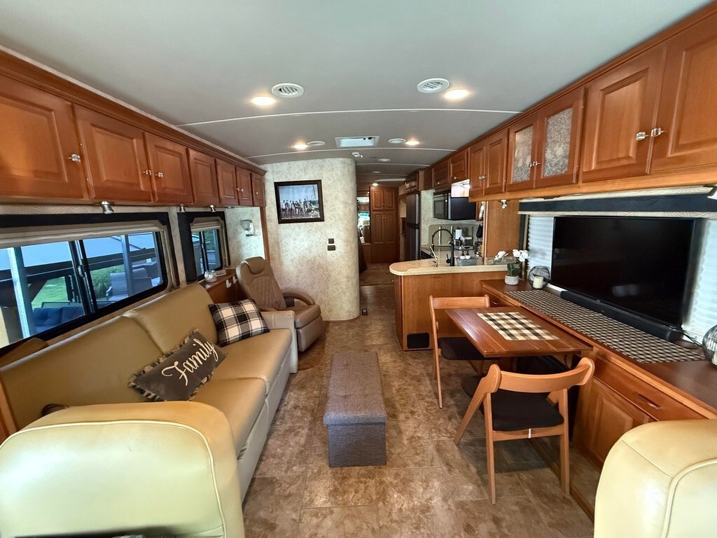 2009 Winnebago Journey Motorized Class A