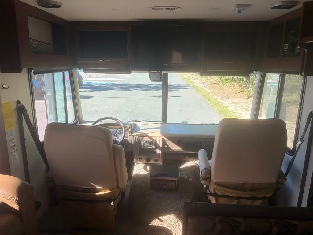 2011 Fleetwood Bounder Classic Class A Motorhome