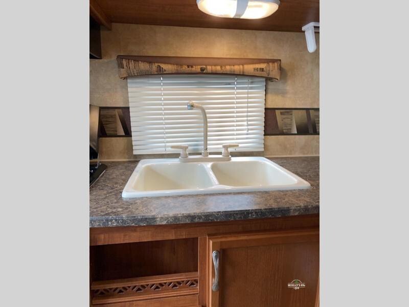 2011 White Jayco Eagle Super Lite Travel Trailer