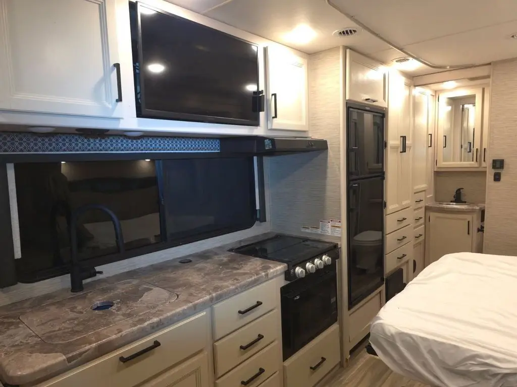 2013 Thor Motor Coach Four Winds Sprinter Class C Motorhome