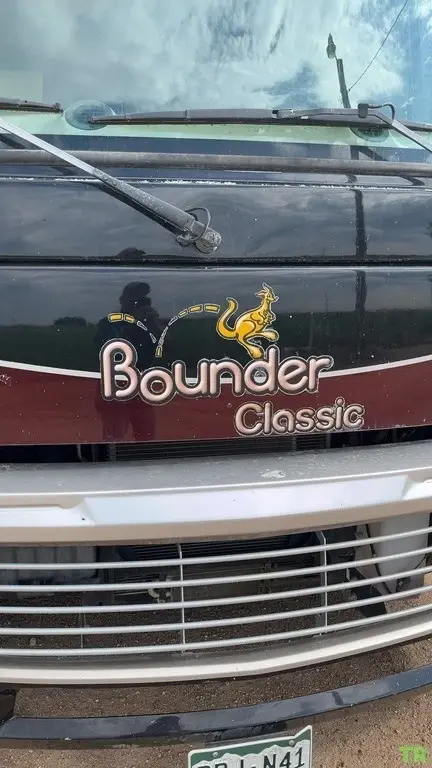 2014 Fleetwood Bounder Motorized Class A