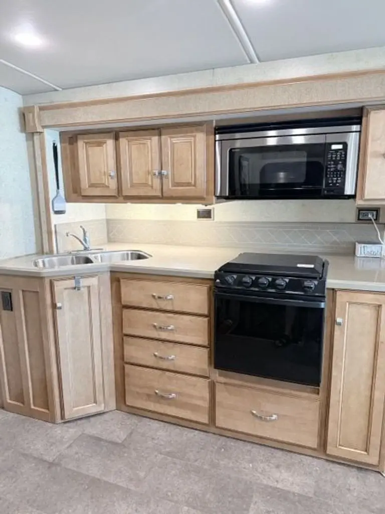 2014 Itasca Sunova Class A Motorhome